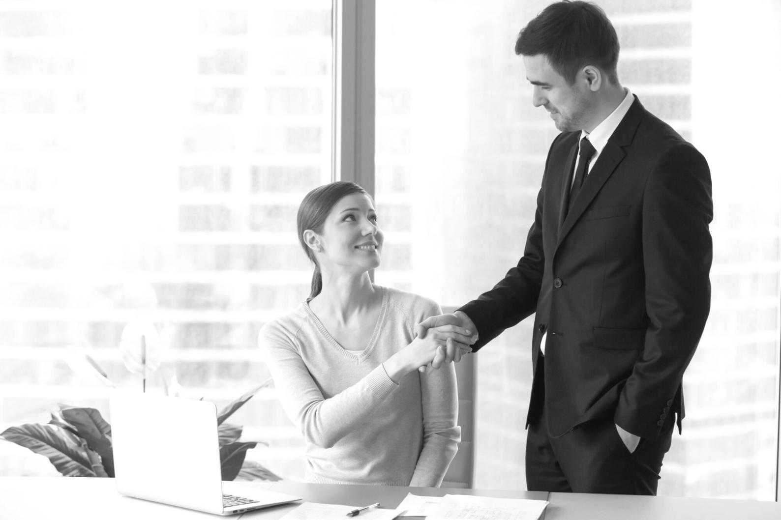 Session de formation en analyse financière avec tableau de bord
